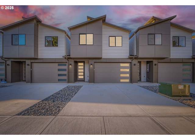 Property at 12545 NE 114th St, Vancouver, WA 98682, 3 beds, 2.5 baths