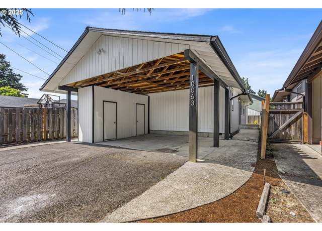 Property at 10063 SE Brandeis St, Clackamas, OR 97015, 3 beds, 1 bath