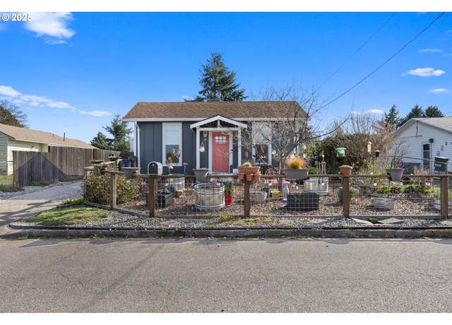 Property at 9256 SE Mill St, Portland, OR 97216, 2 beds, 1 bath