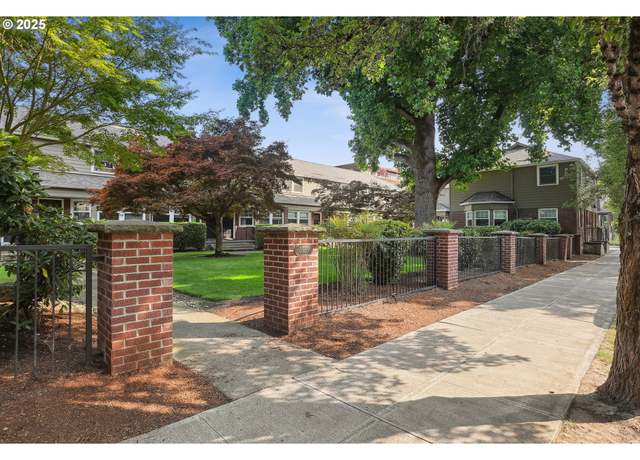 Property at 2555 NW Savier St #2, Portland, OR 97210, 2 beds, 1 bath