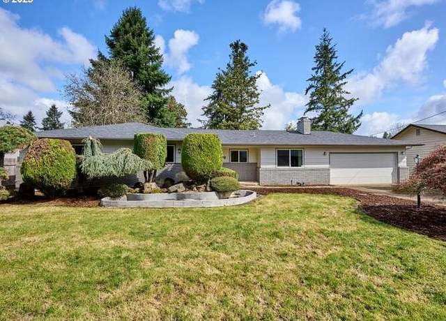 Property at 839 Johnson St, Woodburn, OR 97071, 3 beds, 2 baths