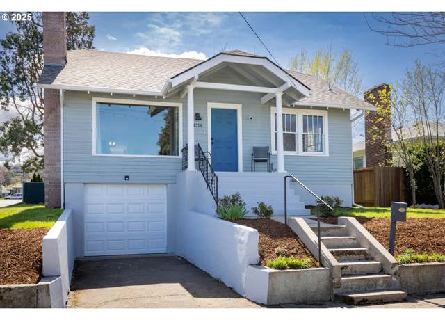 Property at 1218 E 11th St, The Dalles, OR 97058, 3 beds, 2 baths