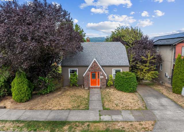 Property at 4737 SE 28th Ave, Portland, OR 97202, 6 beds, 3 baths