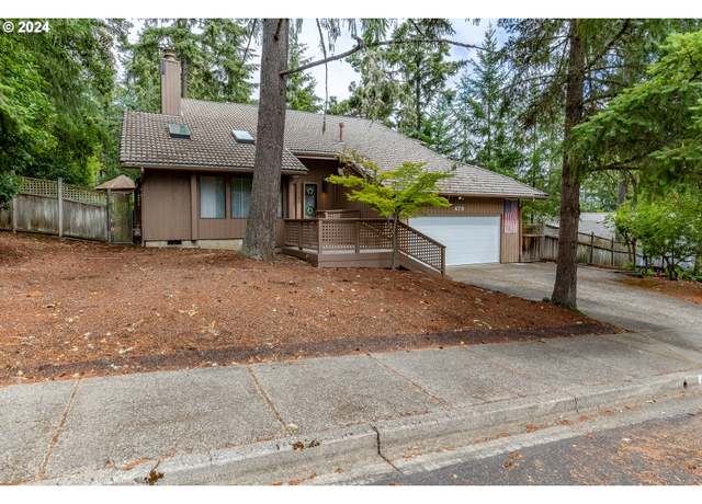 Property at 479 E 53rd Ave, Eugene, OR 97405, 4 beds, 3 baths