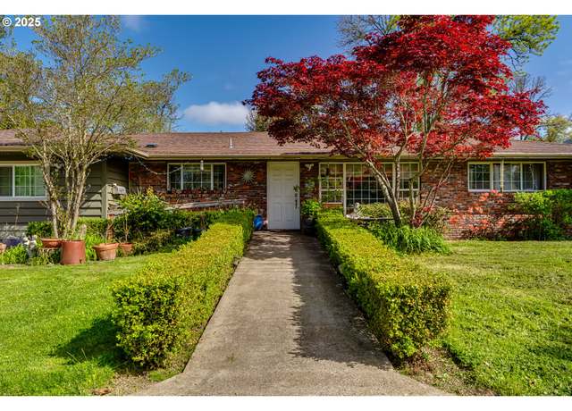 Property at 2653 Sharon Way, Eugene, OR 97401, 8 beds, 3.5 baths