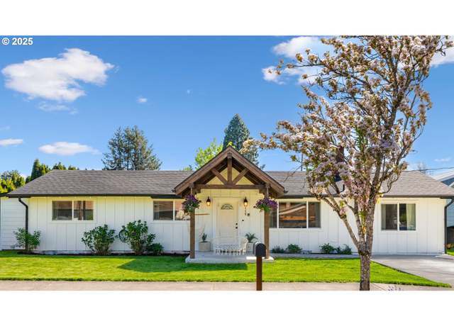 Property at 115 SW 4th St, Battle Ground, WA 98604, 3 beds, 1.5 baths
