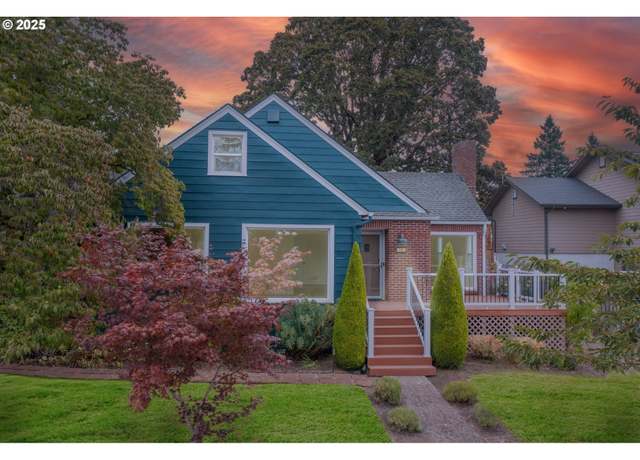 Property at 895 Hilltop Dr NW, Salem, OR 97304, 4 beds, 2 baths