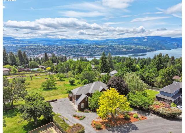 Property at 152 Palos Verdes, White Salmon, WA 98672, 4 beds, 4.5 baths