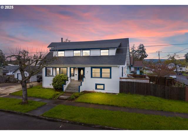 Property at 407 S 5th St, Cottage Grove, OR 97424, 5 beds, 2.5 baths