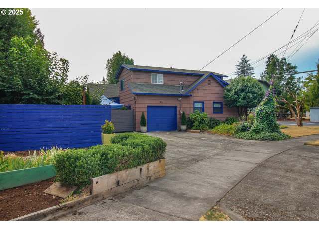 Property at 624 NE Edison St, Hillsboro, OR 97124, 3 beds, 2 baths