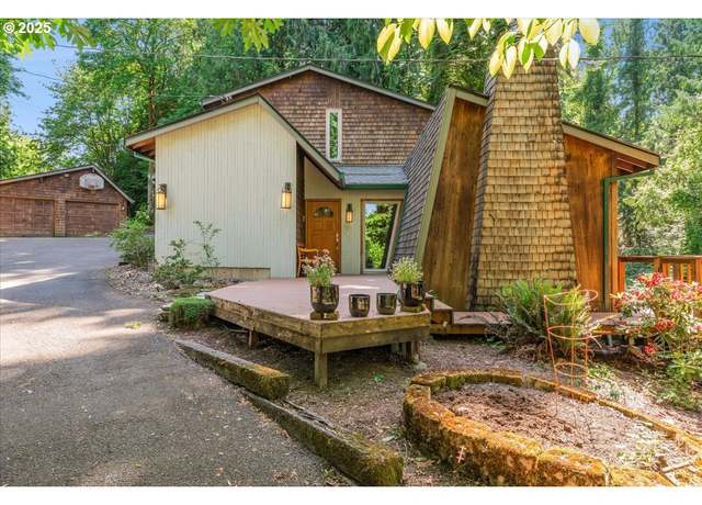 Property at 3820 Kenthorpe Way, West Linn, OR 97068, 6 beds, 3 baths