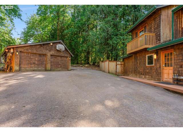 Property at 3820 Kenthorpe Way, West Linn, OR 97068, 4 beds, 3 baths