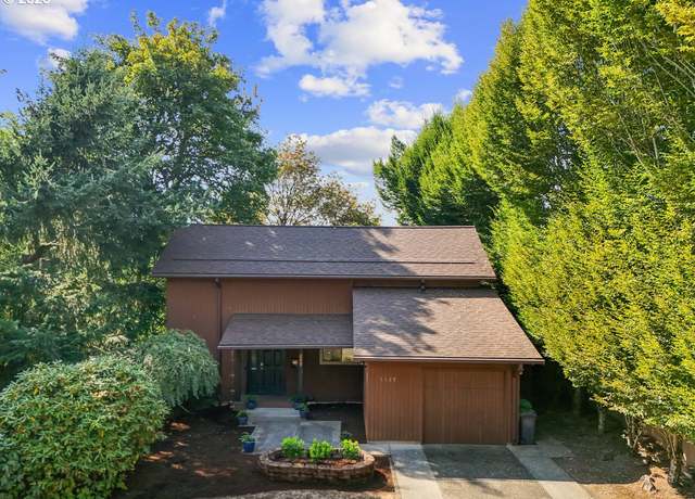 Property at 5529 SE 38th Ave, Portland, OR 97202, 3 beds, 2.5 baths