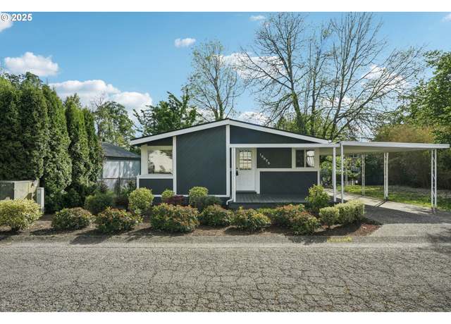 Property at 16975 SE Laugardia Way, Milwaukie, OR 97267, 3 beds, 2 baths