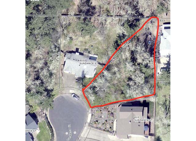 Property at 806 Sundance St, Eugene, OR 97405