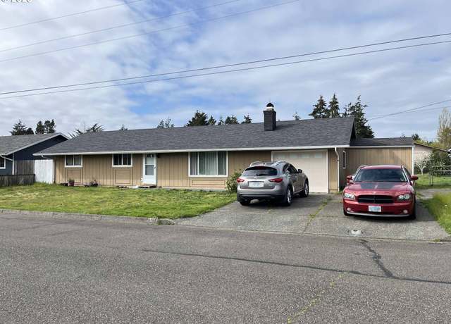 Property at 2385 19th St, Florence, OR 97439, 4 beds, 1.5 baths