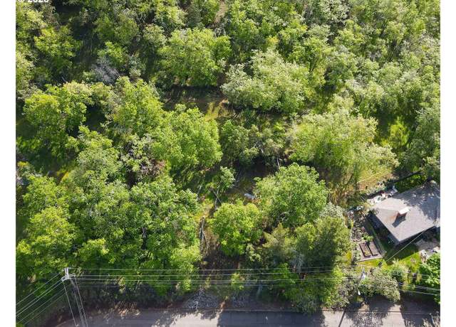 Property at NE Parkview Ct, Roseburg, OR 97470