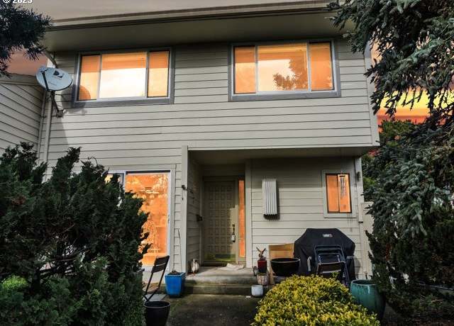 Property at 32228 SW Boones Bend Rd, Wilsonville, OR 97070, 3 beds, 2.5 baths
