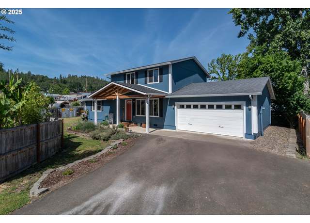 Property at 207 NE Flagg St, Roseburg, OR 97470, 3 beds, 2 baths