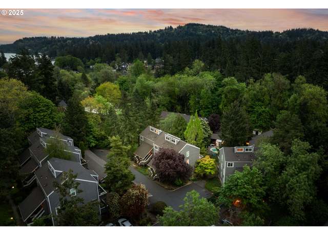 Property at 4640 Lower Dr, Lake Oswego, OR 97035, 2 beds, 1.5 baths