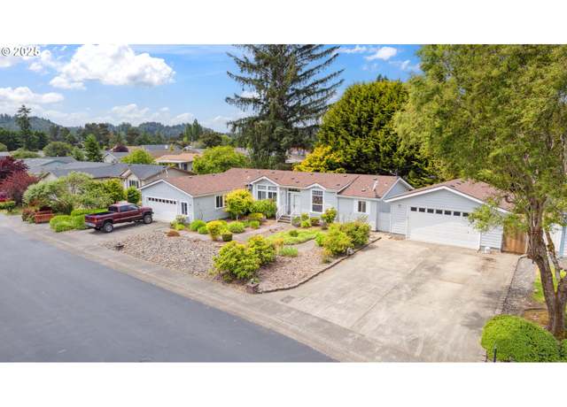 Property at 221 Lakeland Dr, Lakeside, OR 97449, 3 beds, 2 baths