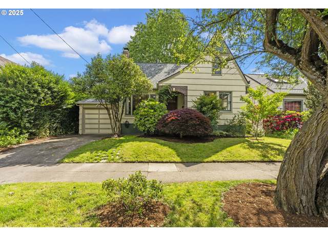 Property at 1710 SE 42nd Ave, Portland, OR 97215, 4 beds, 3 baths