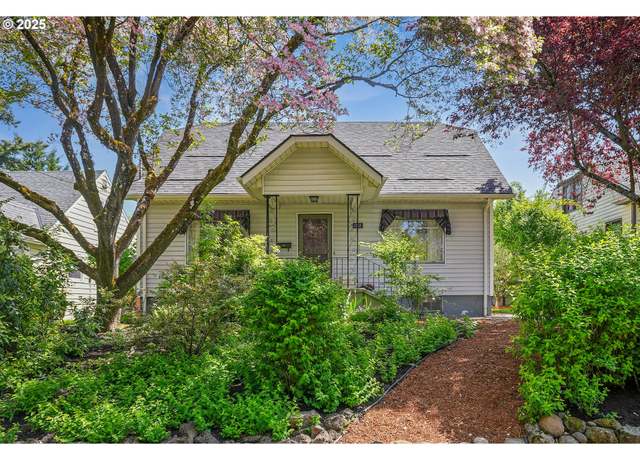 Property at 5516 NE 28th Ave, Portland, OR 97211, 2 beds, 2 baths