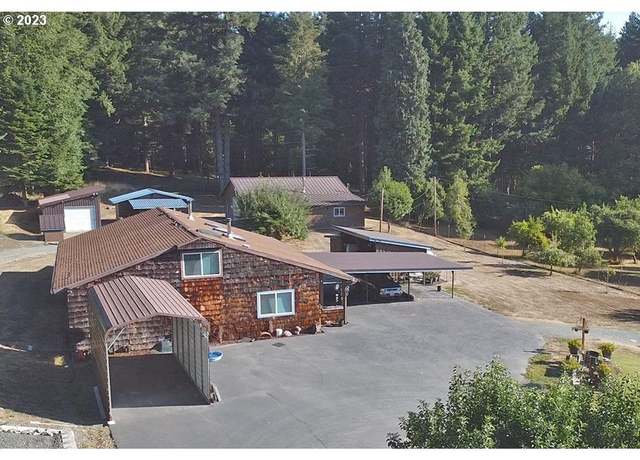 Property at 711 H Ave, Powers, OR 97466, 3 beds, 1 bath