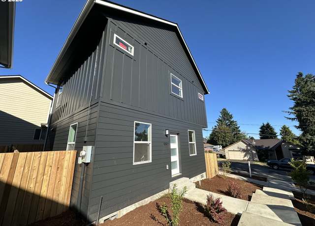 Property at 4809 SE Ina Ave, Milwaukie, OR 97267, 2 beds, 2.5 baths