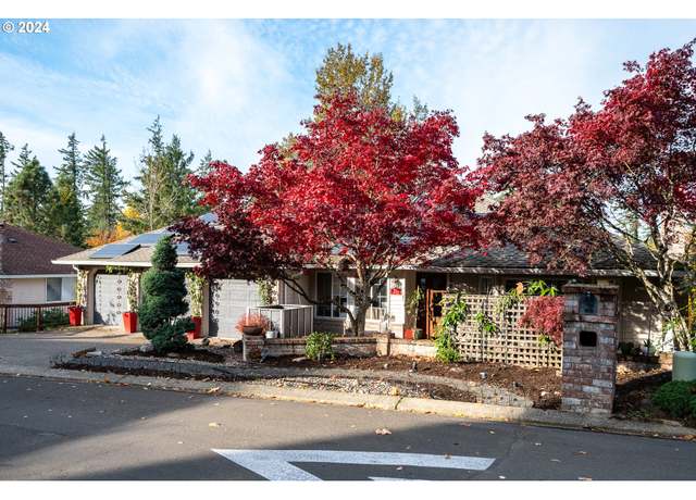 Property at 213 Hidalgo St, Lake Oswego, OR 97035, 4 beds, 3.5 baths