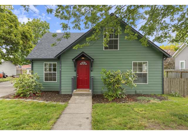 Property at 518 S Meridian St, Newberg, OR 97132, 3 beds, 1 bath