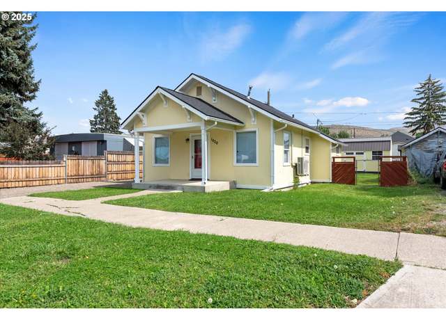 Property at 1020 Walnut St, Baker City, OR 97814, 2 beds, 1 bath
