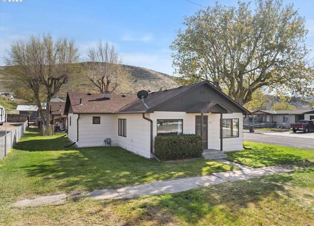 Property at 549 Valley Ave, Baker City, OR 97814, 2 beds, 2 baths
