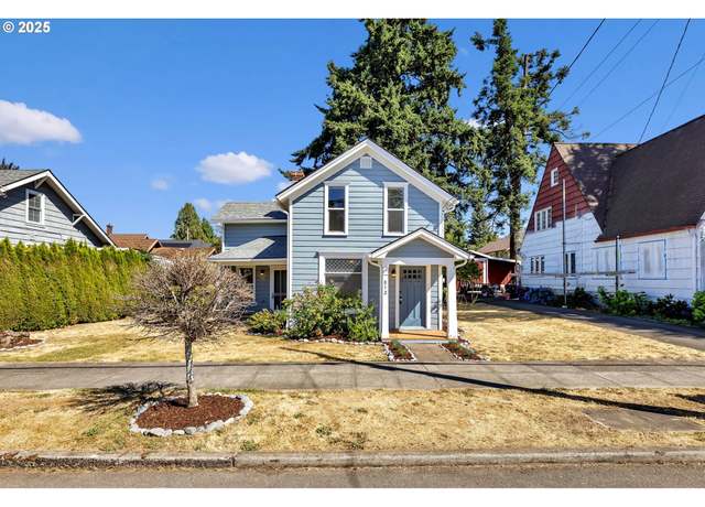 Property at 812 Jefferson St, Oregon City, OR 97045, 3 beds, 2 baths