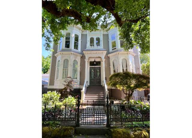 Property at 2134 NW Hoyt St, Portland, OR 97210, 4 beds, 1.5 baths