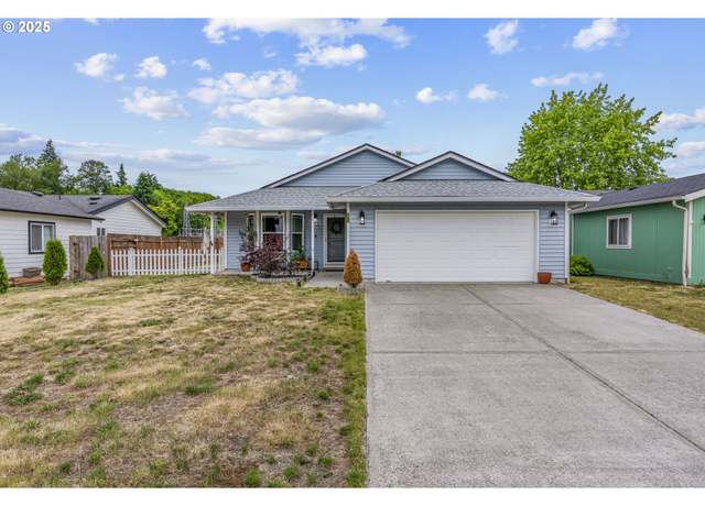 Property at 272 Adams Dr, Kelso, WA 98626, 2 beds, 1.5 baths