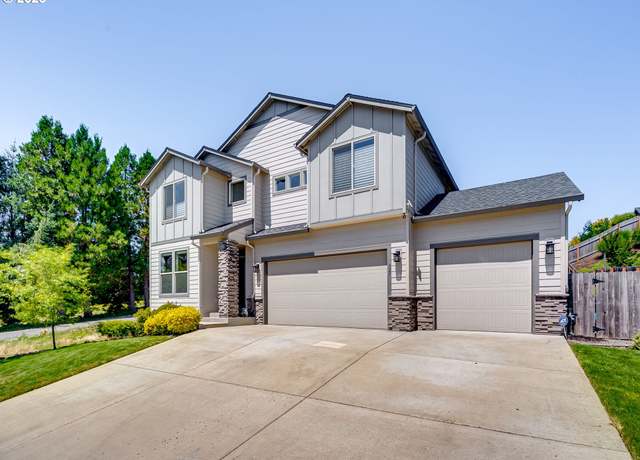 Property at 325 E 7th St, La Center, WA 98629, 5 beds, 3 baths