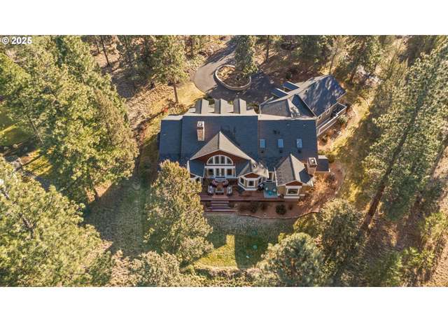 Property at 16900 Green Drake Ct, Sisters, OR 97759, 3 beds, 4.5 baths