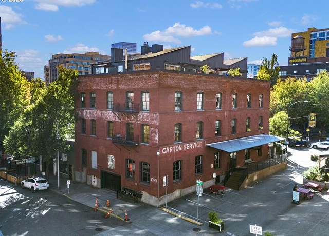 Property at 1240 NW Hoyt St #6, Portland, OR 97209, 2 beds, 2.5 baths