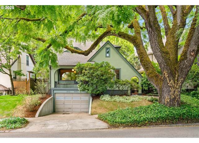 Property at 3876 NE Glisan St, Portland, OR 97232, 3 beds, 3 baths