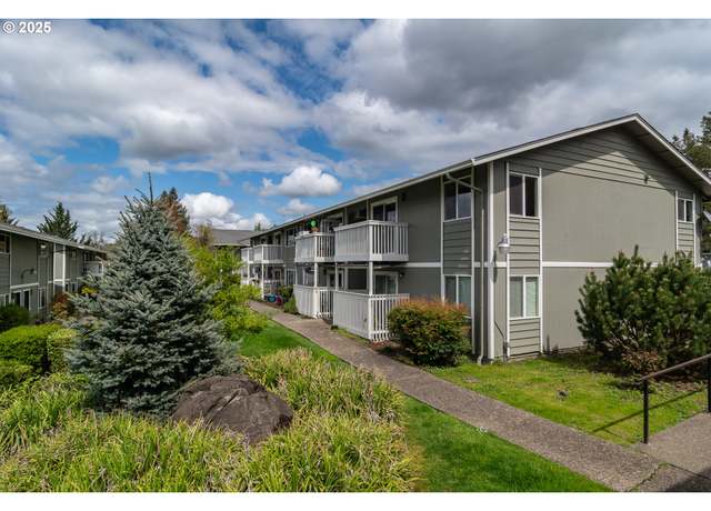 Property at 885 NE Sunset St #26, Roseburg, OR 97470, 2 beds, 1 bath