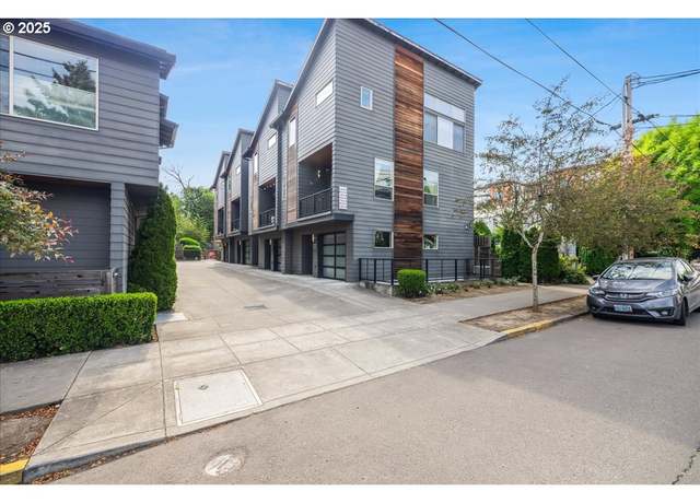 Property at 1820 SE 50th Ave, Portland, OR 97215, 3 beds, 3.5 baths