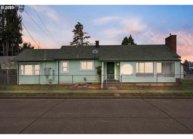 Property at 630 E Harrison Ave, Cottage Grove, OR 97424, 3 beds, 2 baths