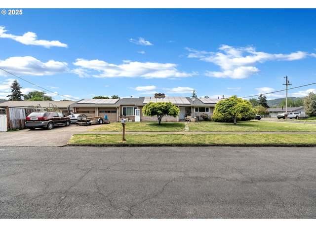 Property at 136 NE Ash St, Sheridan, OR 97378, 3 beds, 2.5 baths