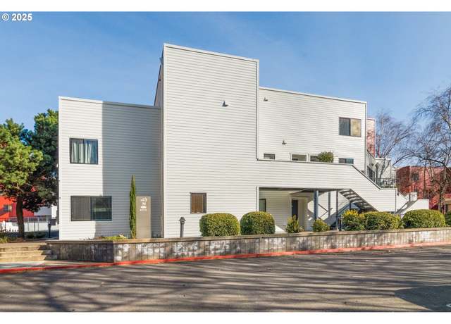 Property at 1010 NW Naito Pkwy Unit M2, Portland, OR 97209, 1 bed, 1 bath