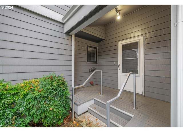 Property at 700 SE Marion St Unit D, Portland, OR 97202, 2 beds, 2.5 baths