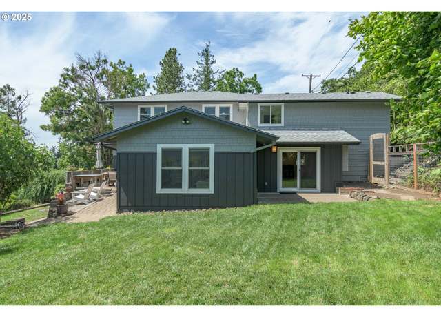 Property at 2780 Spring Blvd, Eugene, OR 97403, 4 beds, 4 baths