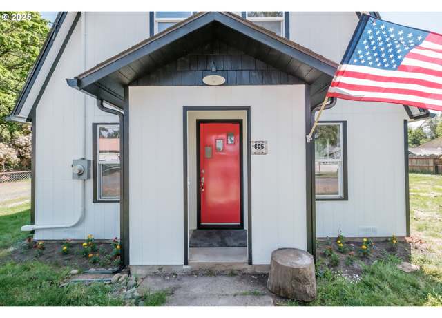 Property at 605 14th Ave, Sweet Home, OR 97386, 4 beds, 2 baths
