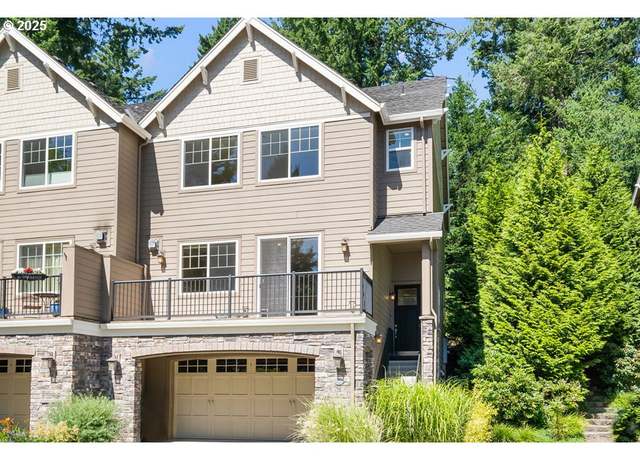Property at 979 SW Shaker Pl, Portland, OR 97225, 3 beds, 2.5 baths