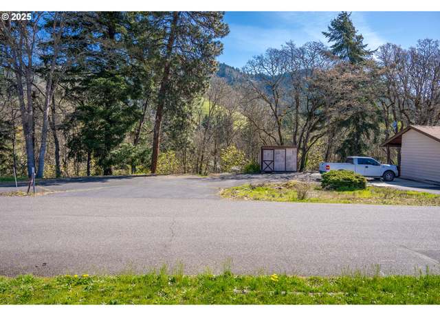 Property at 6 NE Stauch Ave #6, White Salmon, WA 98672